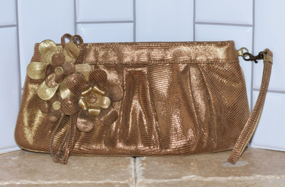 ISABELLA FIORE Soft Leather Flower Appliqué Wristlet Handbag Clutch NEW!!!